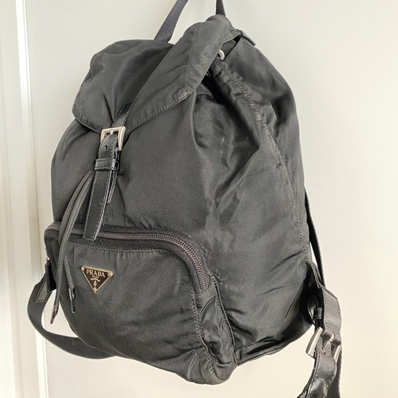 100% authentic PRADA Tessuto Vela Nero
classic medium backpack - Picture 8 of 16